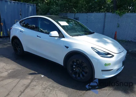 2024 Tesla Model Y Long Range Dual Motor All-Wheel Drive из США, поврежденный, VIN 7SAYGDEE8RA239384